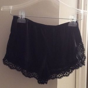 Intimate Fancy Short Pants w/Black Lace Trim
